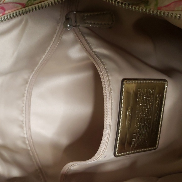 COACH Poppy Signature Summer Large Bag Purse Spacious Zipper closure EUC - Picture 12 of 16